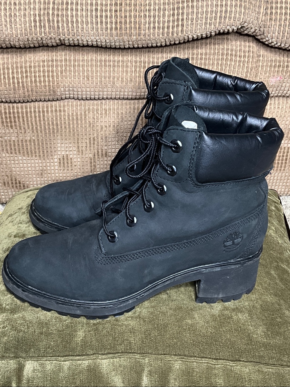 Timberland Women's Black Lace-Up Lug Heel Ankle Boots size 10